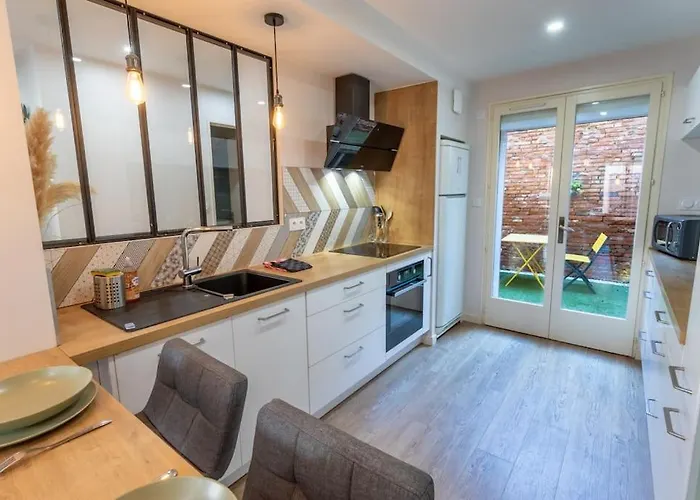 Centre Au Calme-terrasse-parking- *